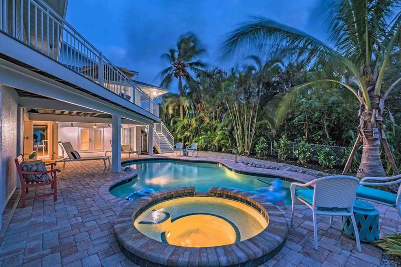 Surrounded By Sea Breezes Villa Anna Maria Exterior photo